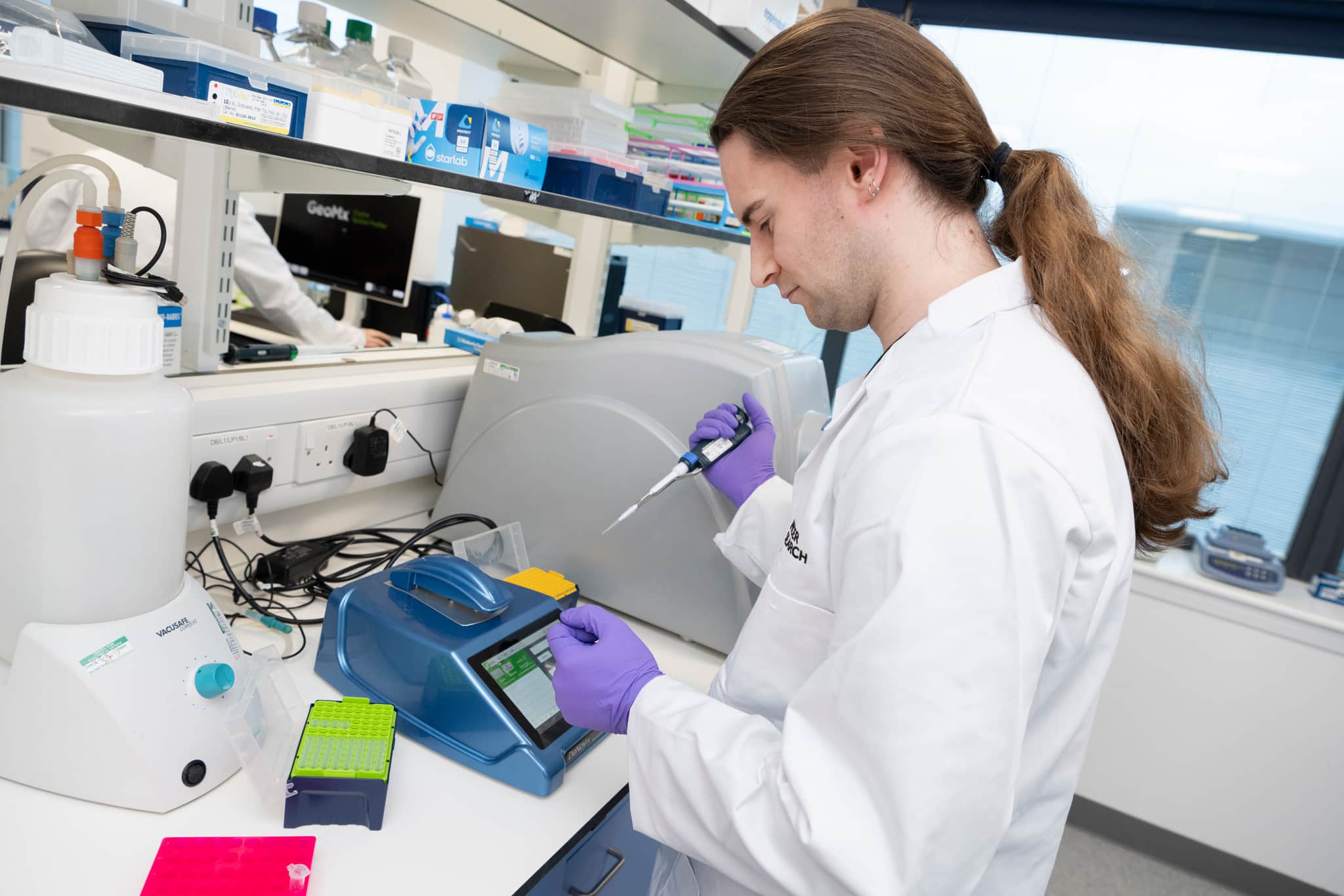 Researcher and Lab image (Cancer Research UK Scotland Institute) - Brand shoot 2024.