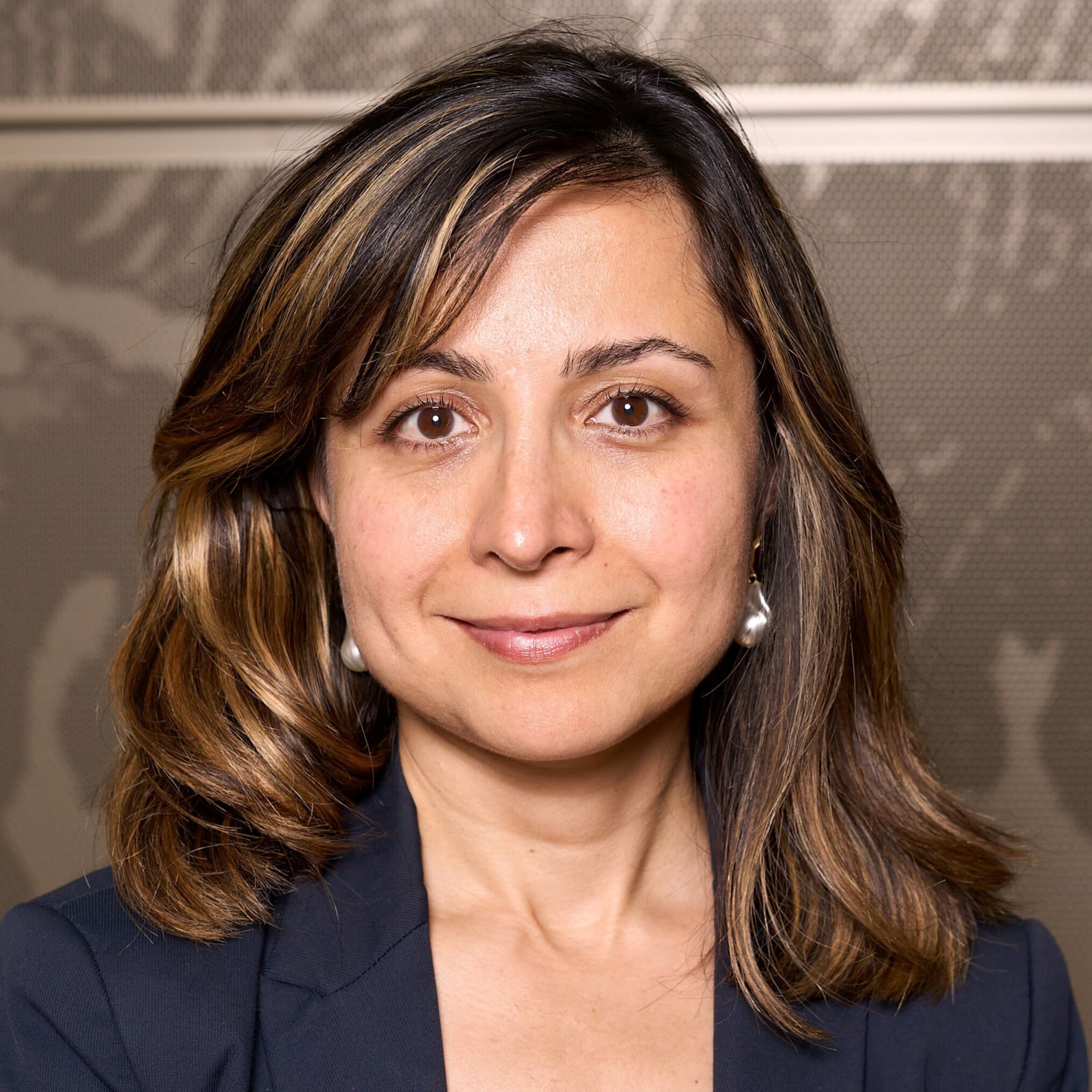 Raheleh Rahbari headshot.