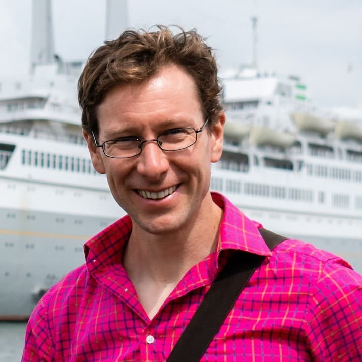 Headshot of Colin McLean.