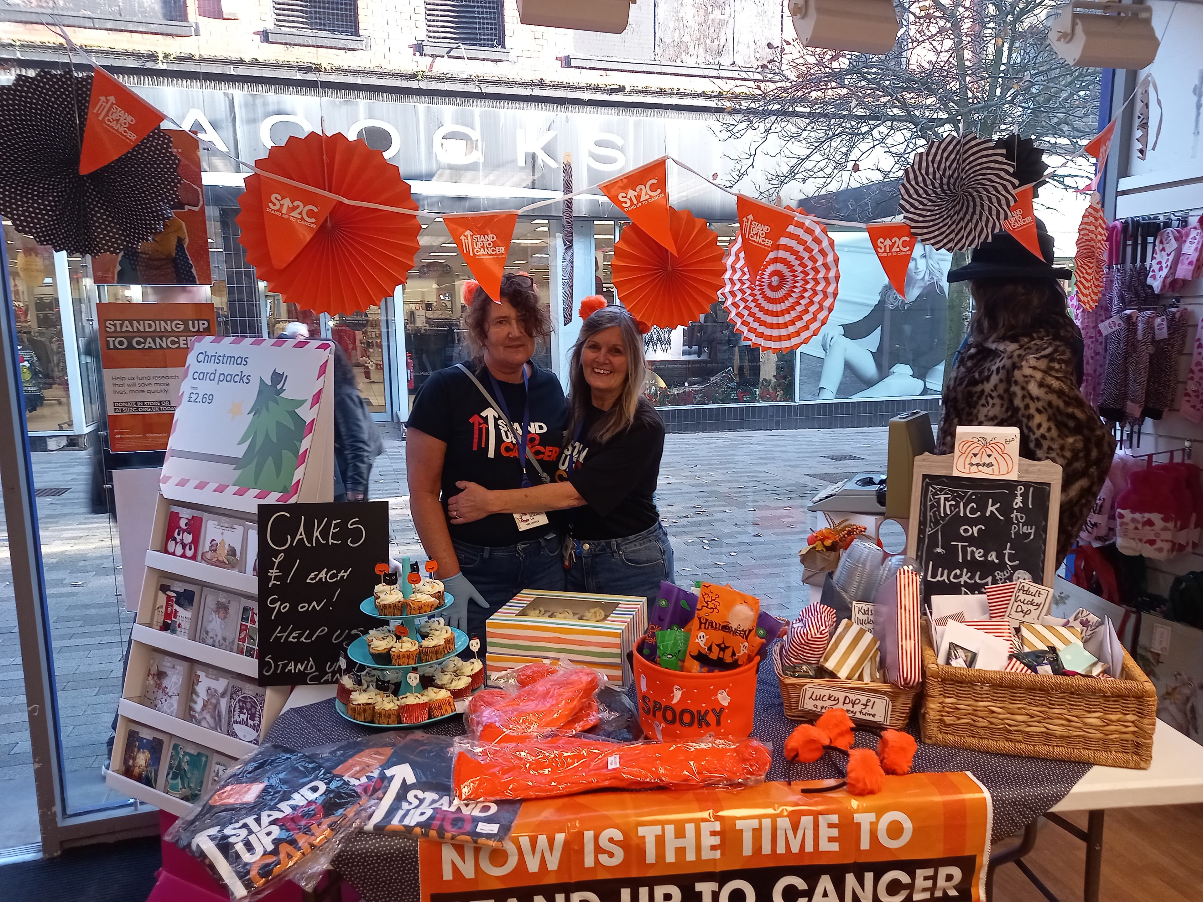 Case study image of shop volunteers Jean and Amanda.