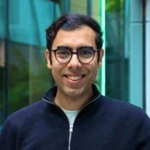 Mo Lotfollahi headshot.