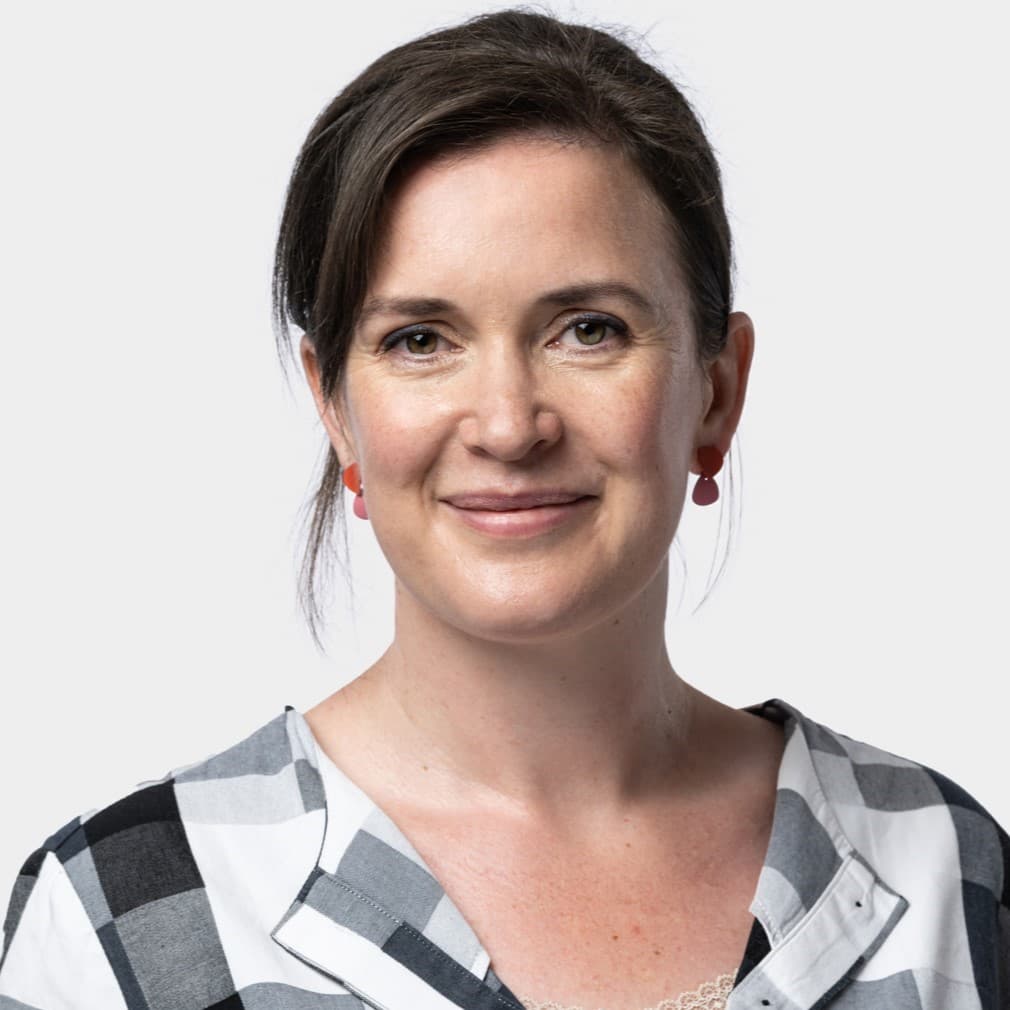 Headshot of Harriet Unsworth.