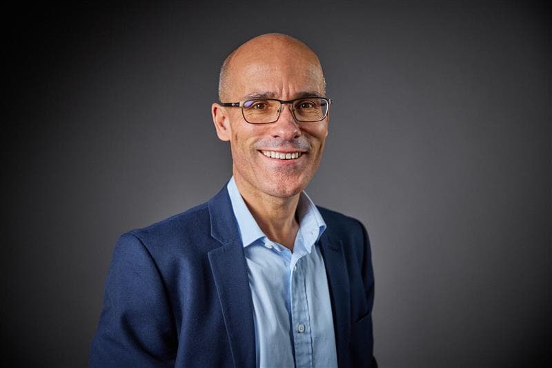 Headshot of Charles Swanton.