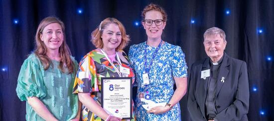 Kes at the awards ceremony