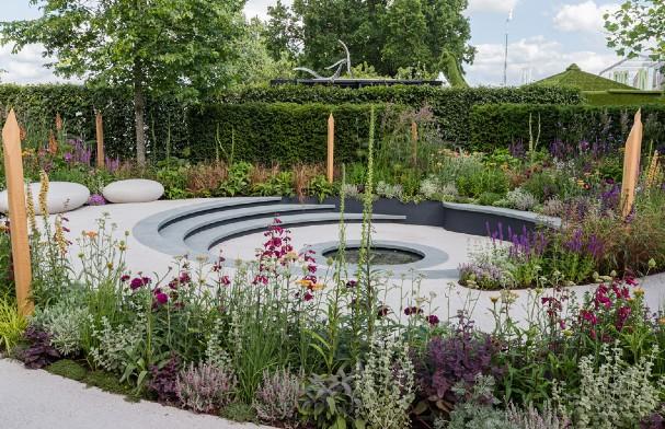Pledge Pathway to Progress show garden