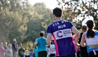 Group of people participating in an running event in memory of a loved one