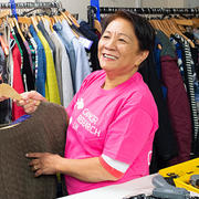 Volunteer in Cancer Research shop